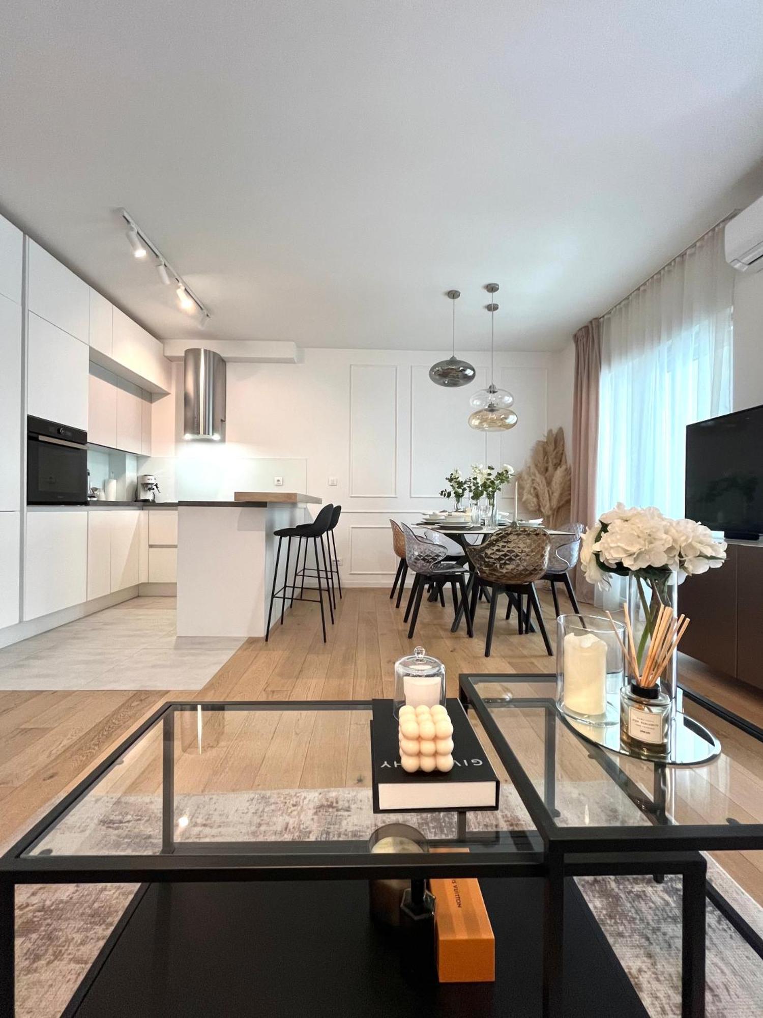 Luxury Apartment Rinos - Free Garage Parking Split Exterior photo
